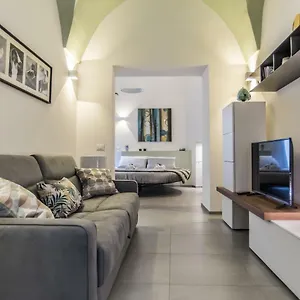 elle-suite.lecce-hotels.com/